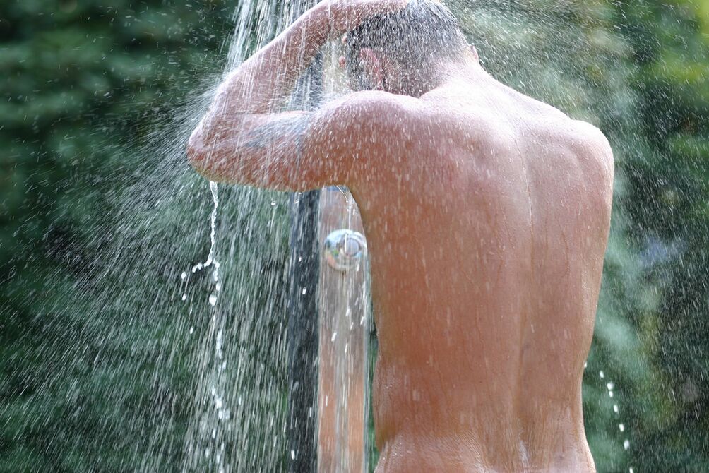 Antes de facer exercicio para a ampliación do pene, cómpre tomar unha ducha quente