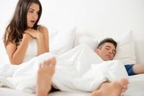 muller sorprendida polo pene agrandado dun home